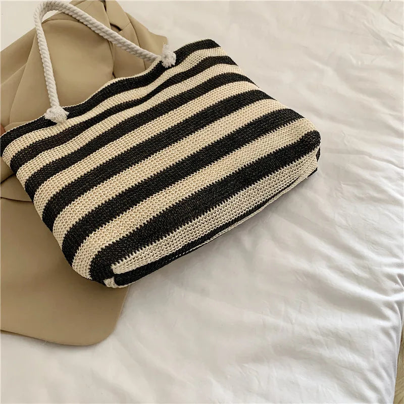 StrawEase® – Color Contrast Straw Shoulder Bag for Summer Chic