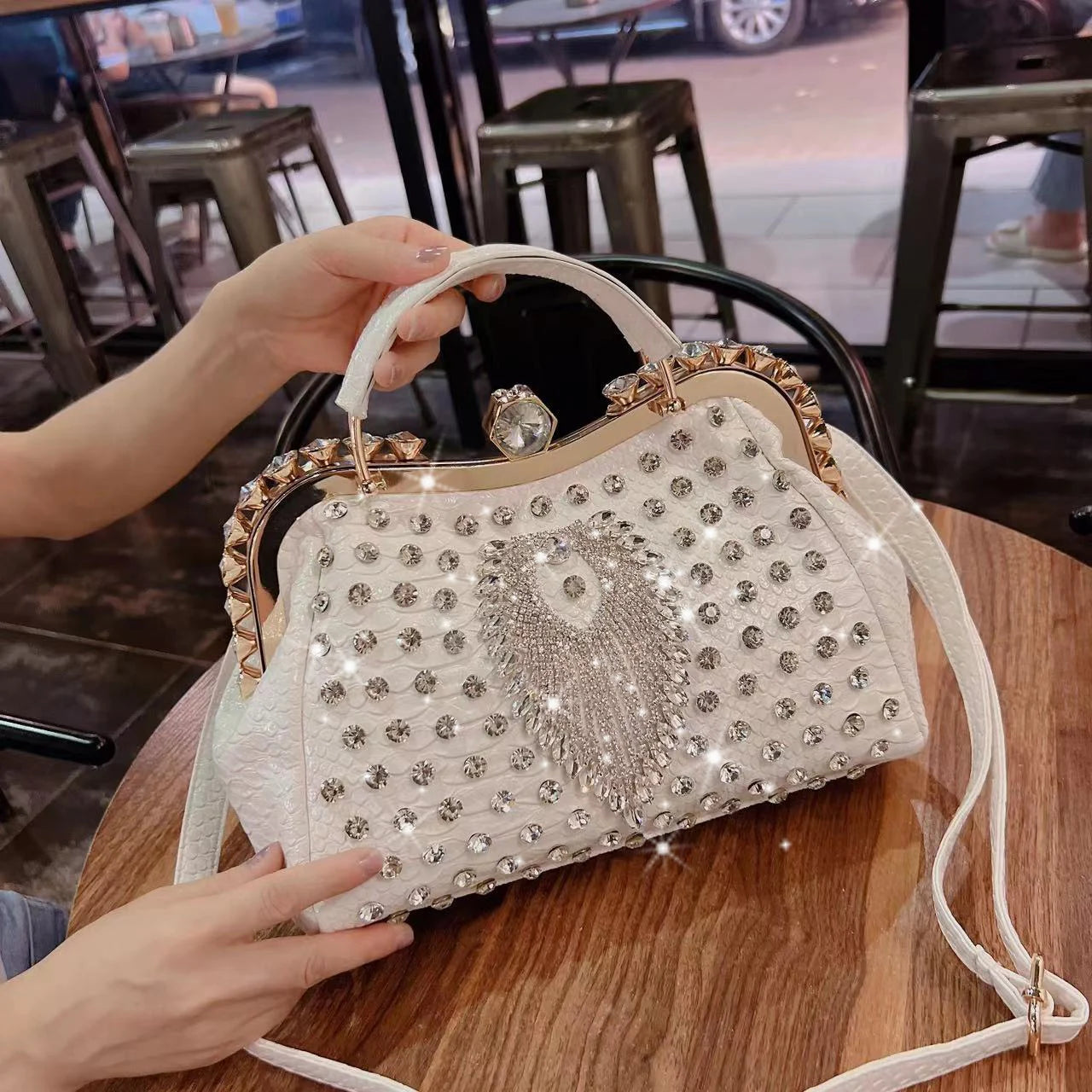 GlamLuxe® – Sparkling Diamond-Clip Leather Handbag for Elegant Evenings