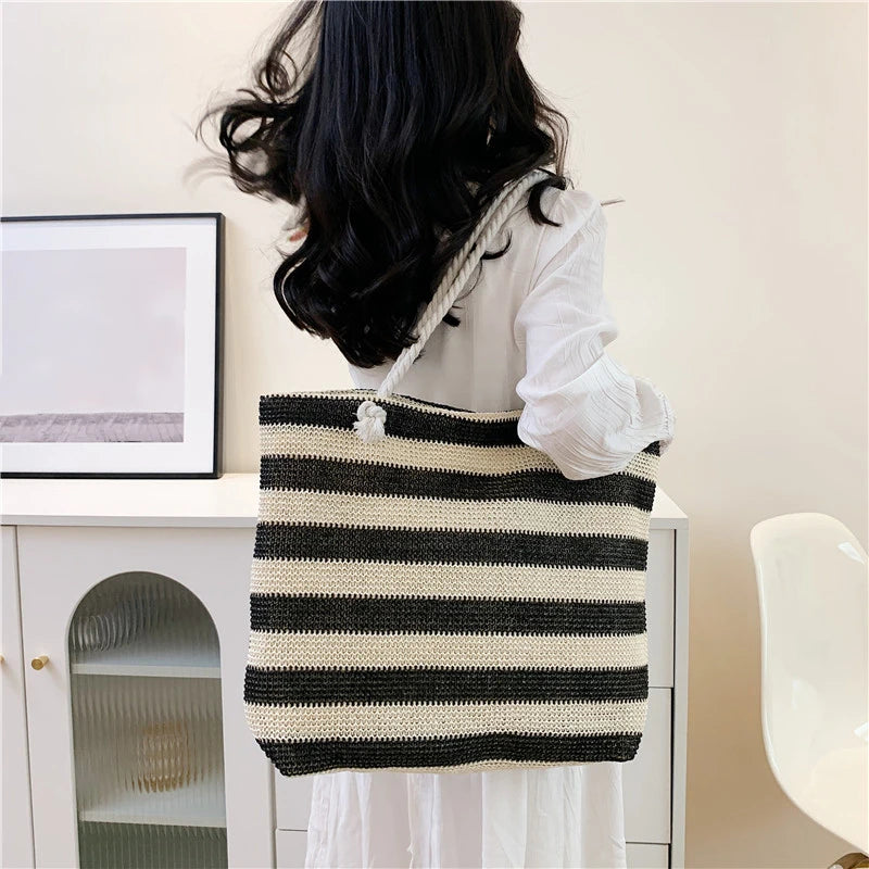 StrawEase® – Color Contrast Straw Shoulder Bag for Summer Chic